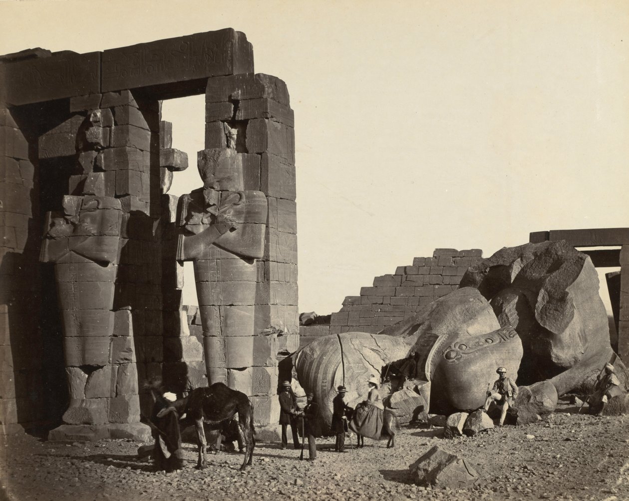 Fallen statue ved Ramesseum, Theben av Francis Frith