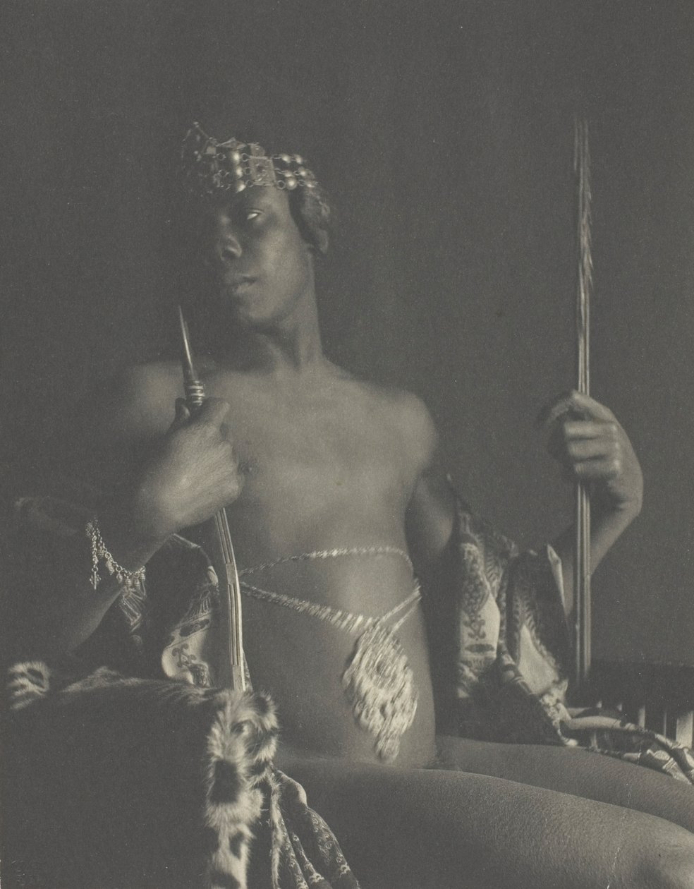 Menelek, 18961902. av Fred Holland Day