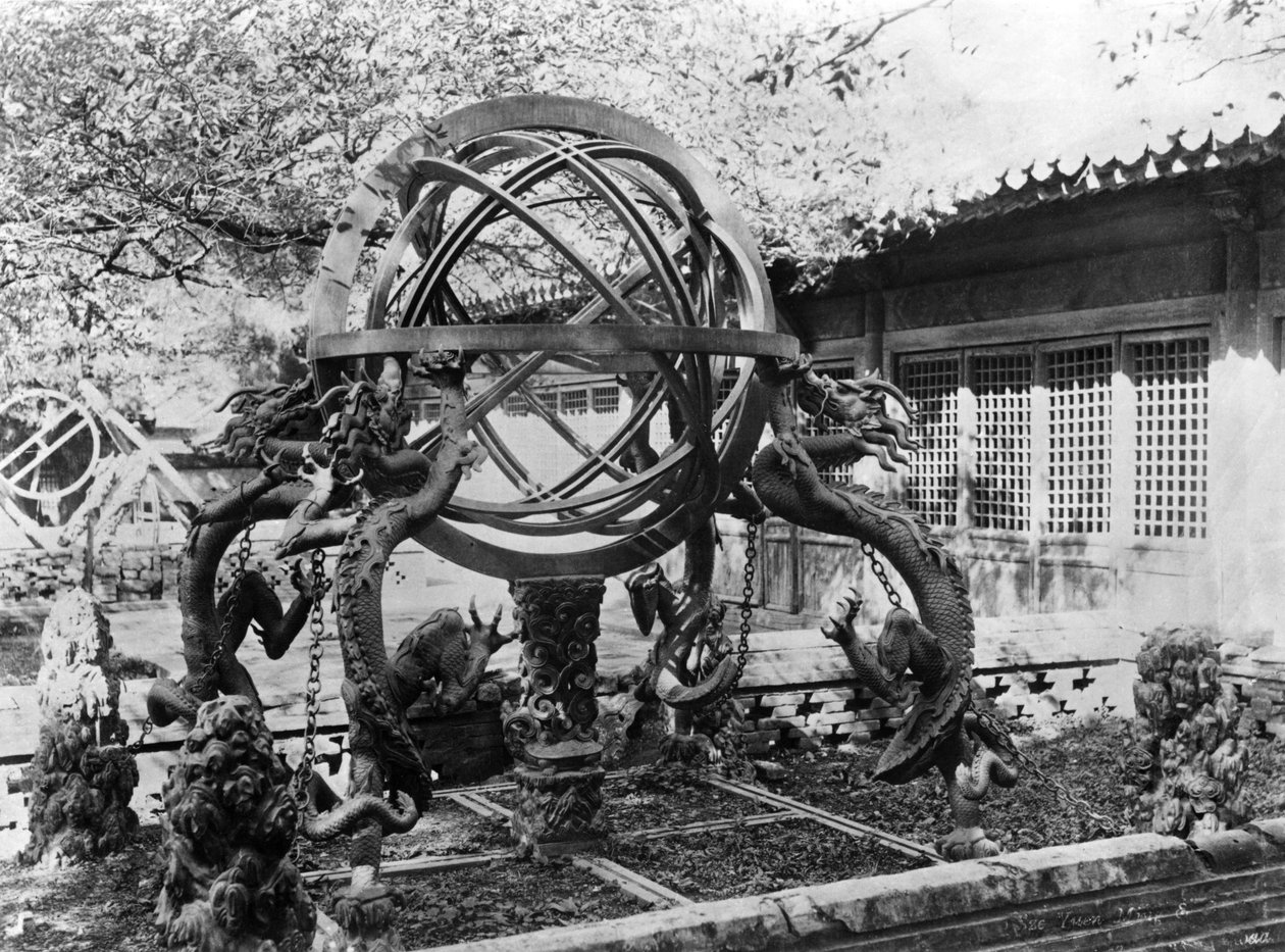 Astronomiske instrumenter ved Imperial Observatory, Peking, Kina, ca. 1900 av French Photographer