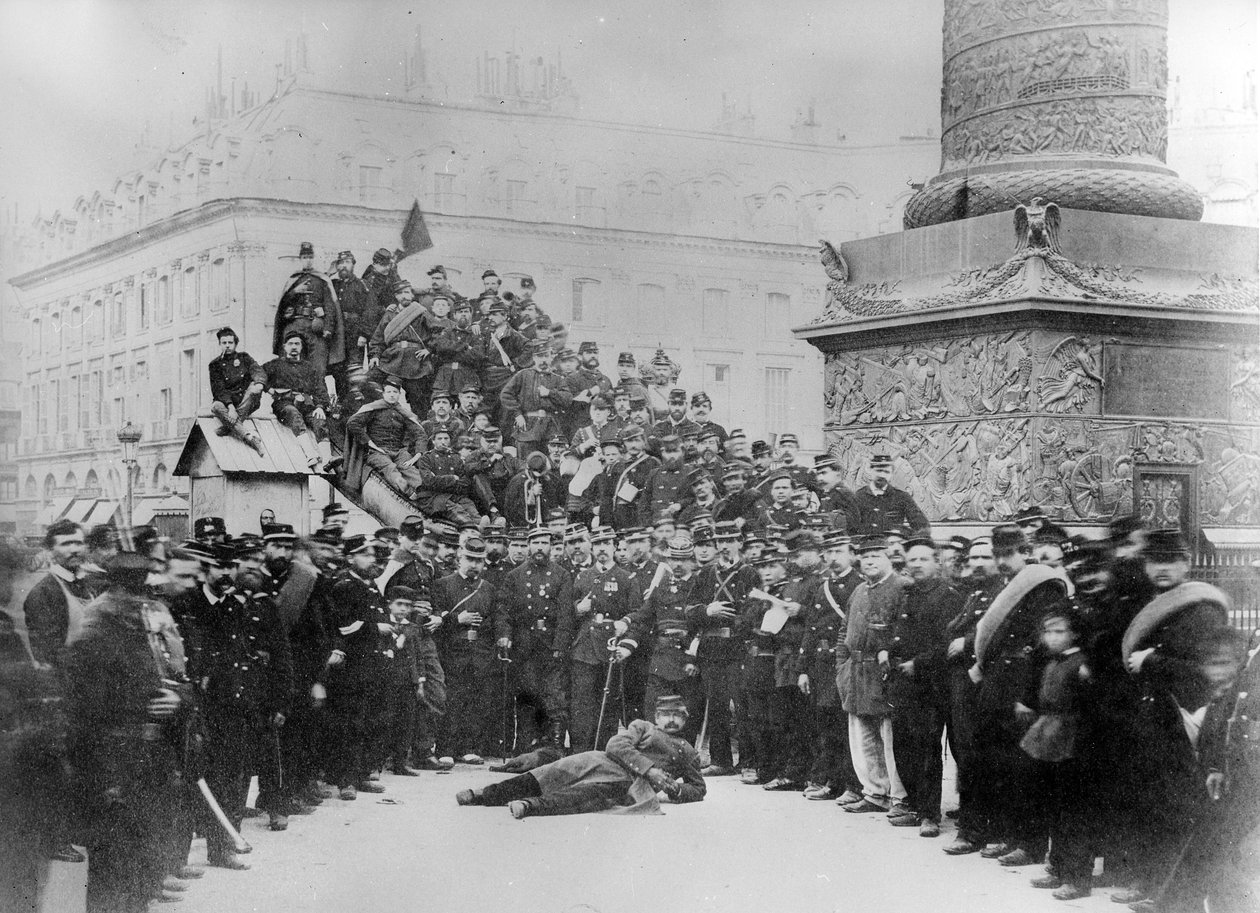 Communards på Place Vendôme under Paris Commune, 1871 av French Photographer