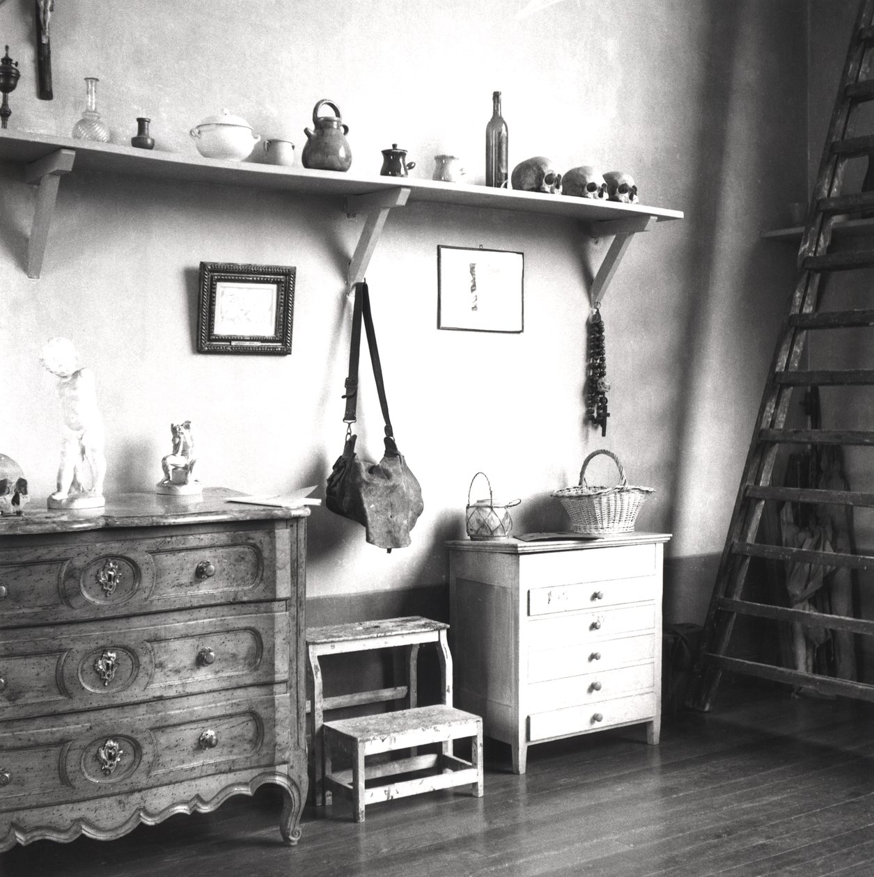 Interiør i Cezannes studio i Aix-en-Provence, ca. 1900-02 av French Photographer