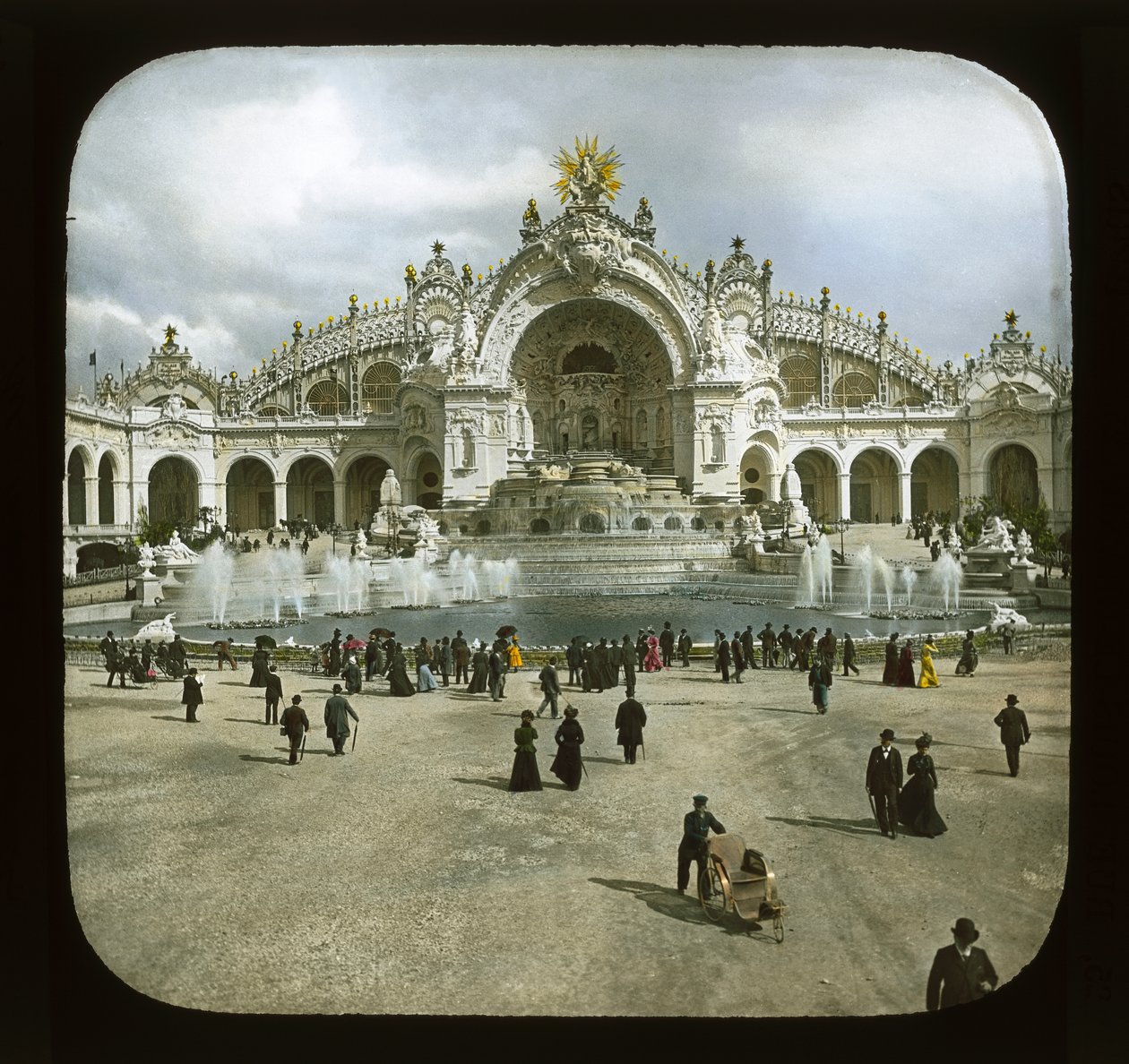 Paris-utstilling: Elektrisitetspalasset, 1900 (lanternesklie) av French Photographer