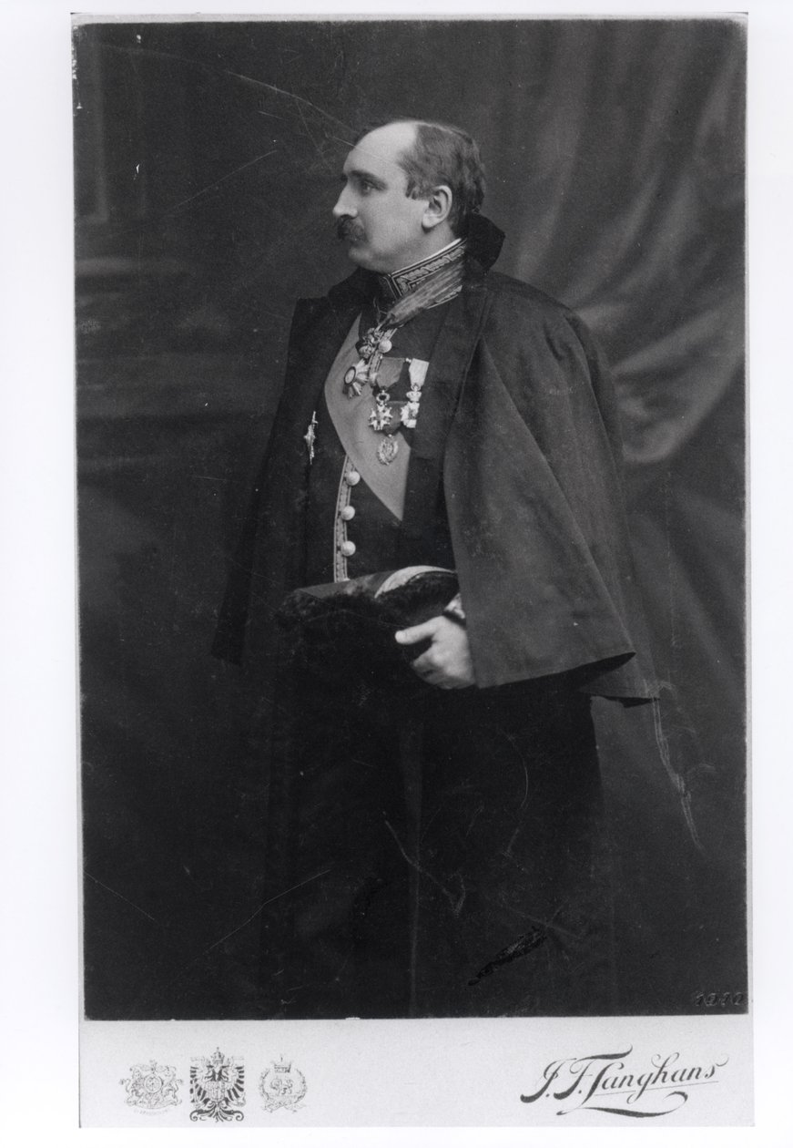 Paul Claudel (1868-1955) i sin ambassadøruniform, Praha, ca. 1910-11 av French Photographer