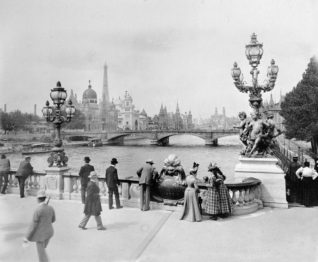 Pont Alexandre III - Verdensutstillingen i Paris i 1900 av French Photographer