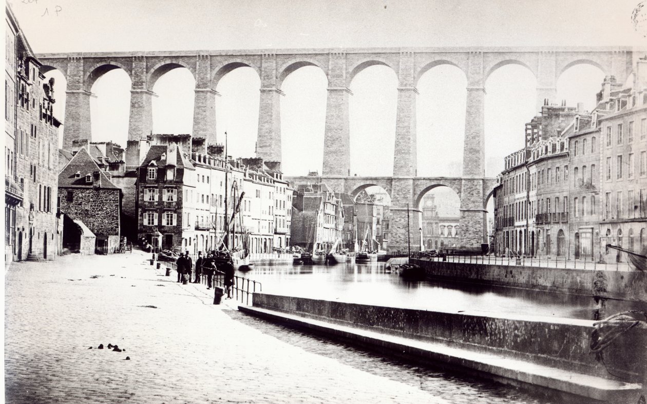 Viadukten ved Morlaix, ca. 1880 av French Photographer