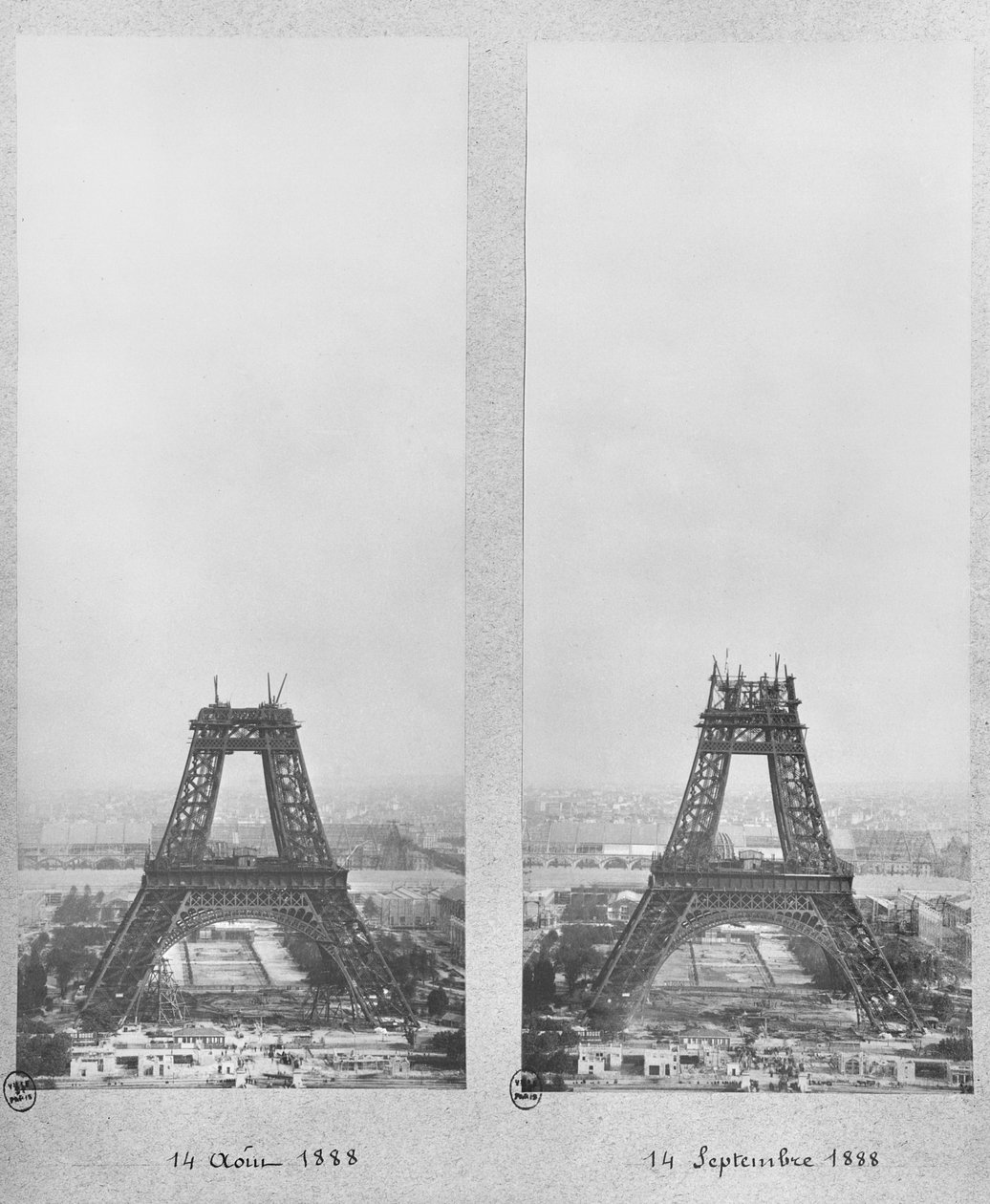 To visninger av byggingen av Eiffeltårnet, Paris, 14. august og 14. september 1888 av French Photographer