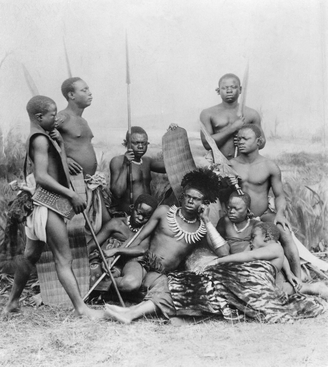 Warriors, Belgisk Kongo, 1894 av French Photographer
