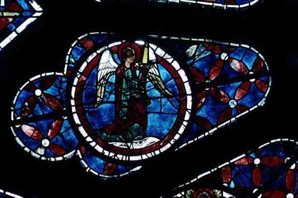 Engel, detalj fra nordrosevinduet, ca. 1223 av French School