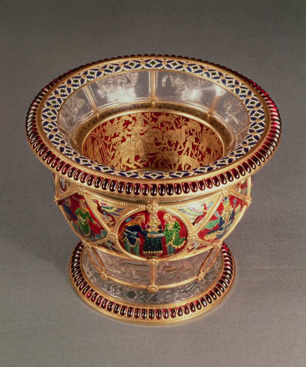 Eske med plique-a-jour og cloisonne-emaljering, av Alexis Falize, Paris, ca. 1870 (bergkrystall, gull og emalje) av French School
