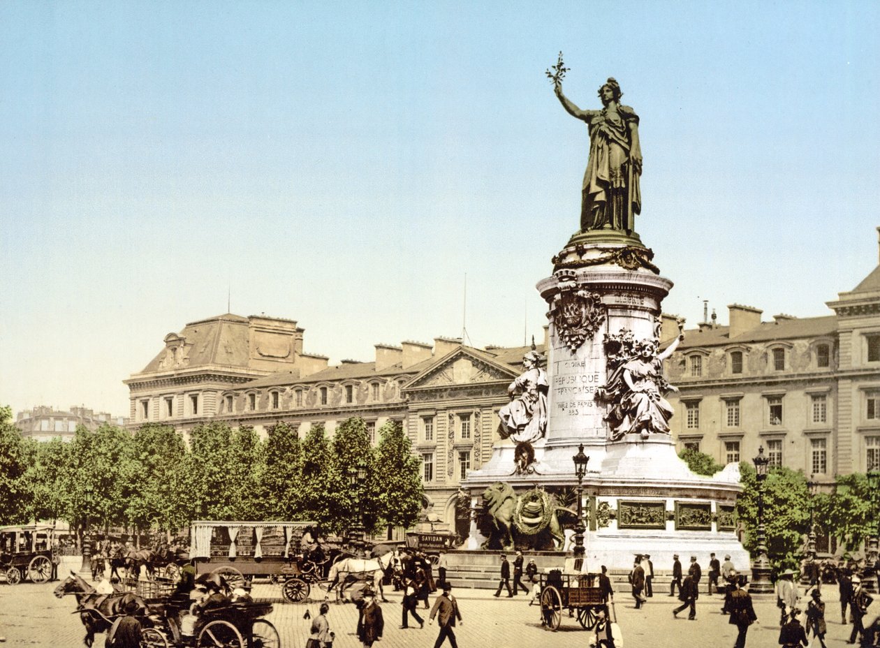 Place de la Republique, Paris, pub. 1900 av French Photographer