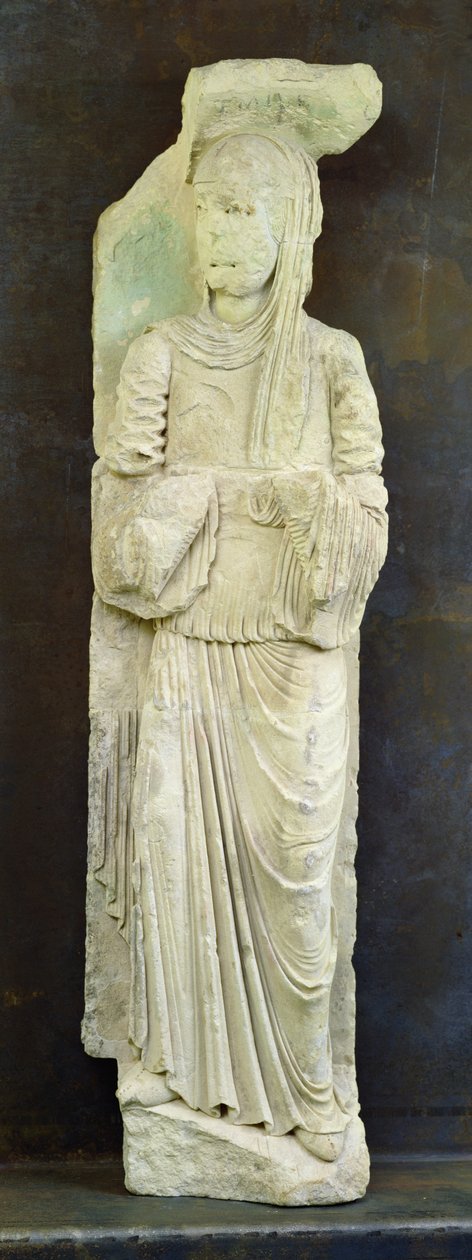 Kvinnefigur (kalkstein) av French School