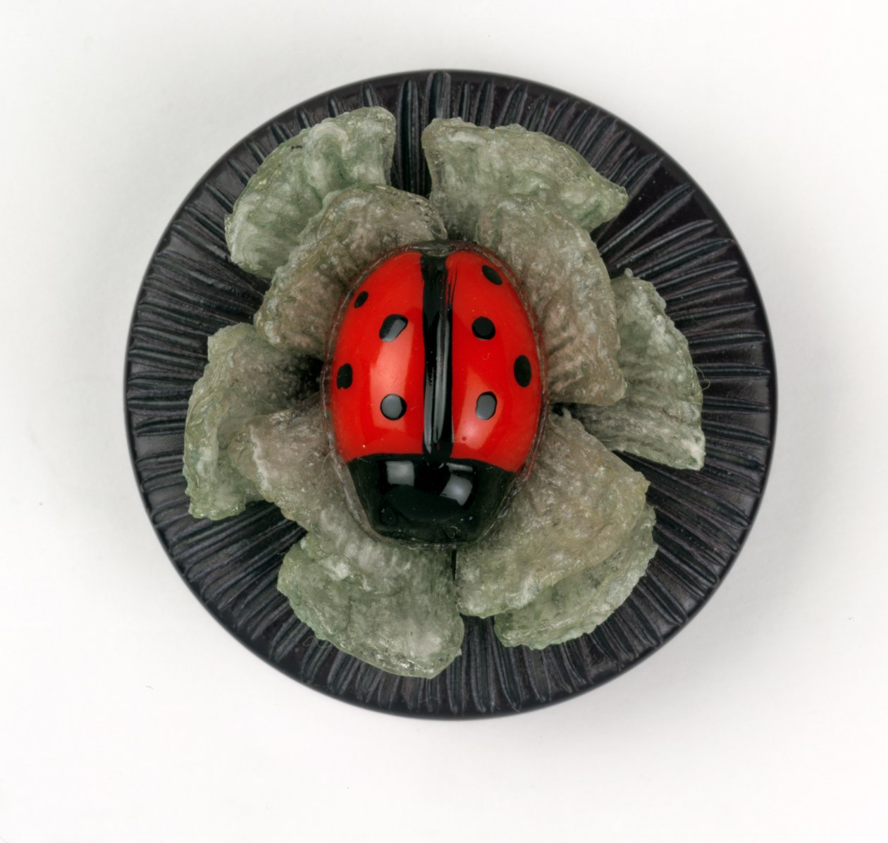 Ladybird Powder Box, 1920-30 (bakelitt) av French School