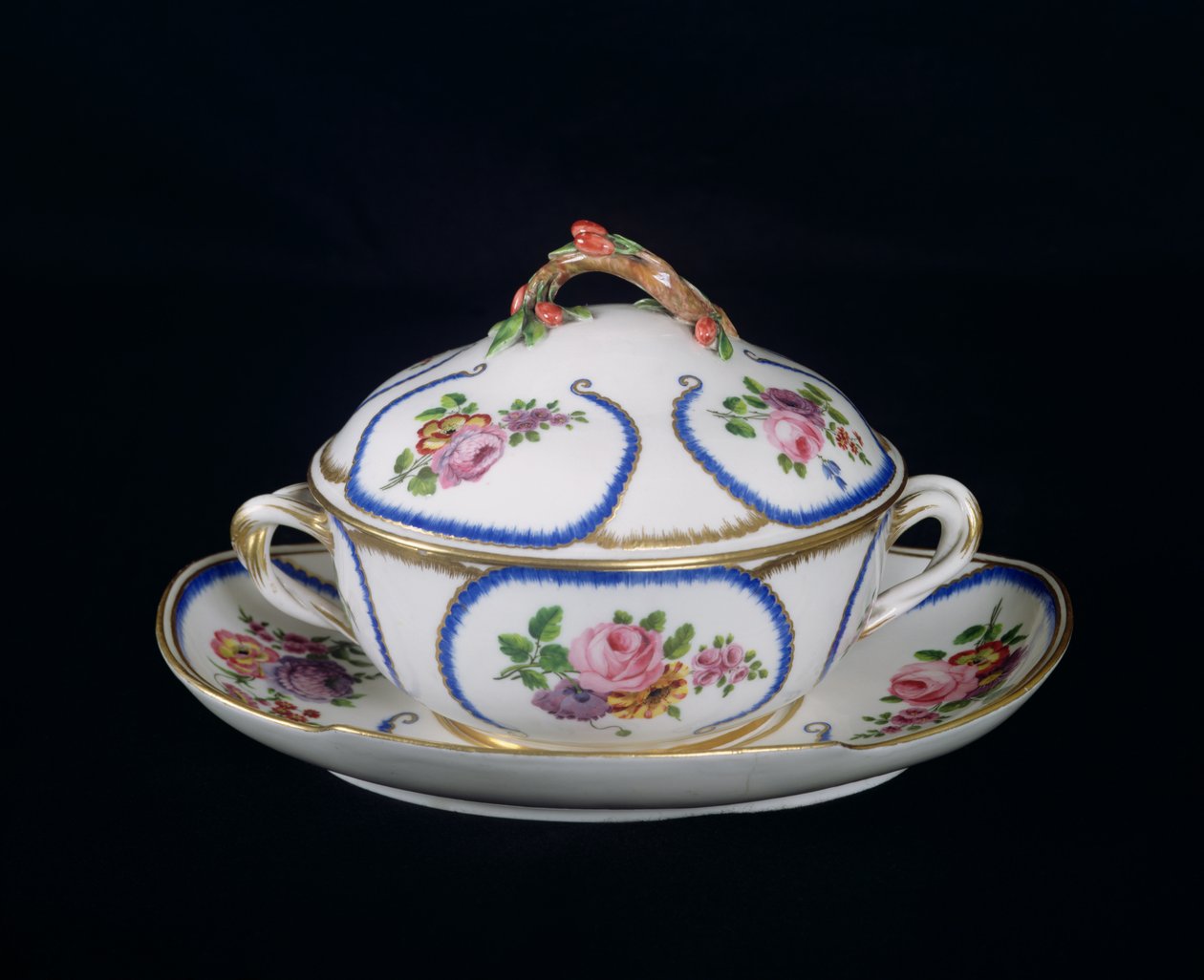 Sevres skål og tallerken, 1764 (porselen) av French School