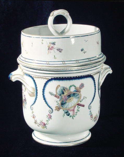 Sevres kjøler, 1762 (fajanse) av French School