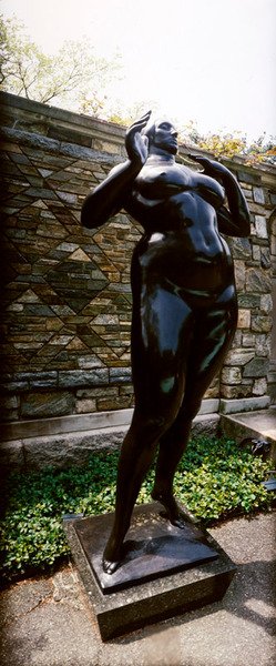 Stående kvinne (høyde) av Gaston Lachaise