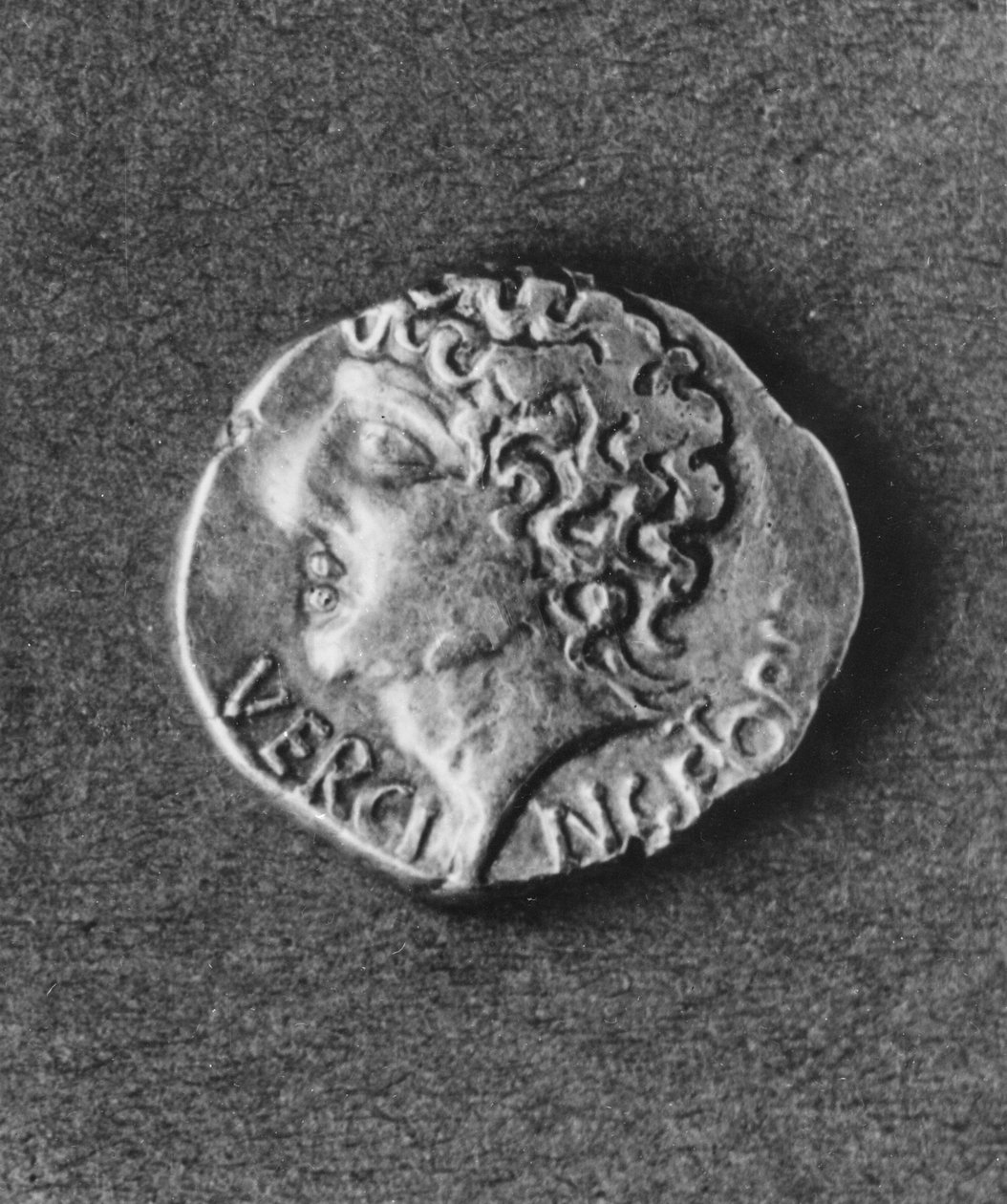 Mynt som bærer bildet av Vercingetorix (72-46 f.Kr.) (metall) av Gaulish
