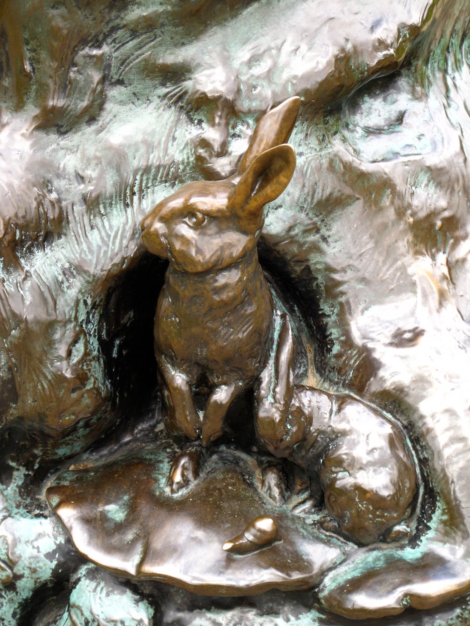 Kaniner, detalj fra Peter Pan-statuen, 1912 (bronse) av George James Frampton
