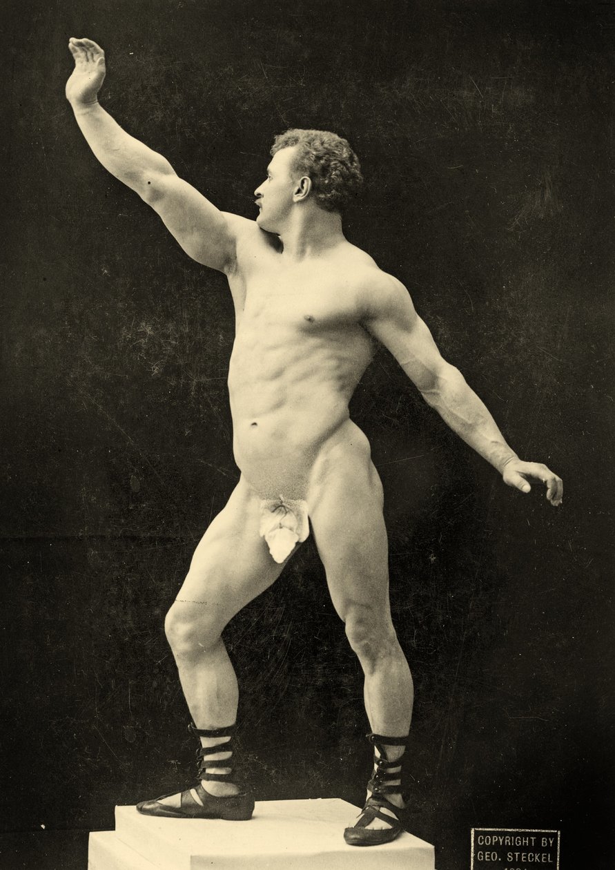 Eugen Sandow, i klassisk gammel gresk-romersk positur, ca. 1894 av George Steckel