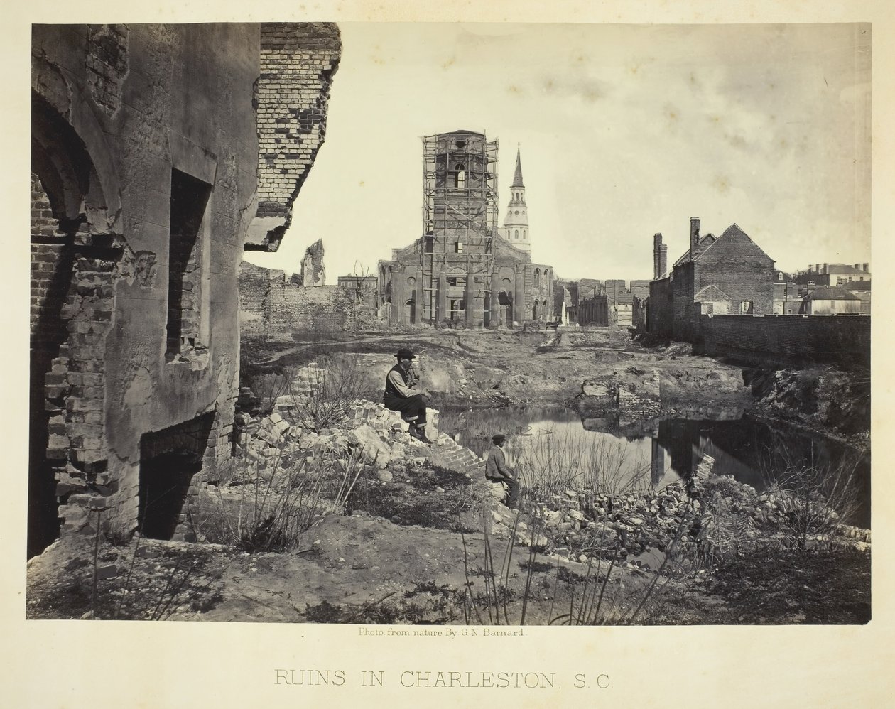 Ruiner i Charleston, S.C., 186566. av George N. Barnard