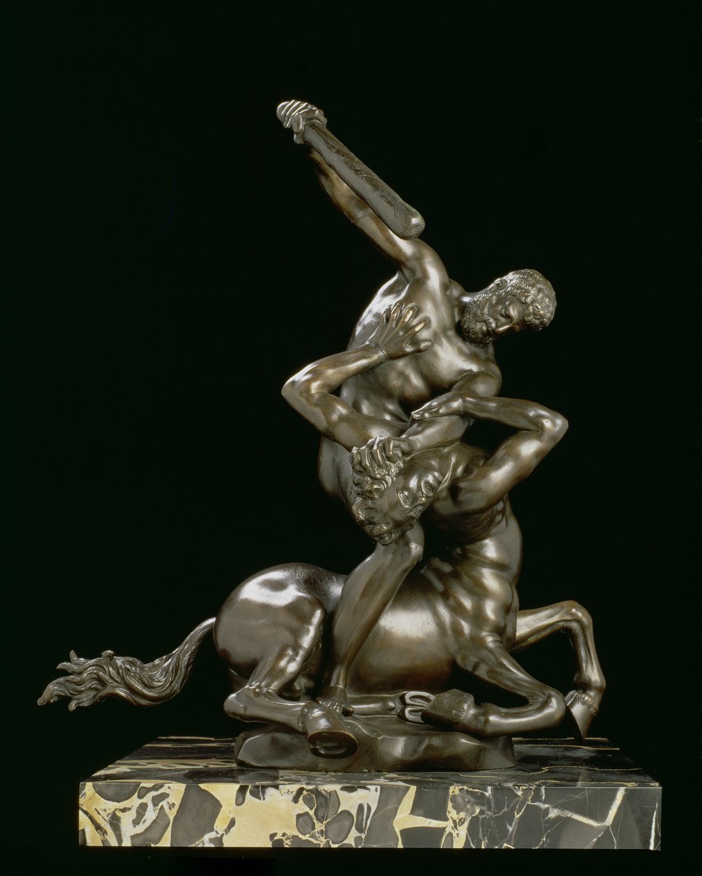 Hercules and the Centaur Eurytion (bronse) av Giambologna