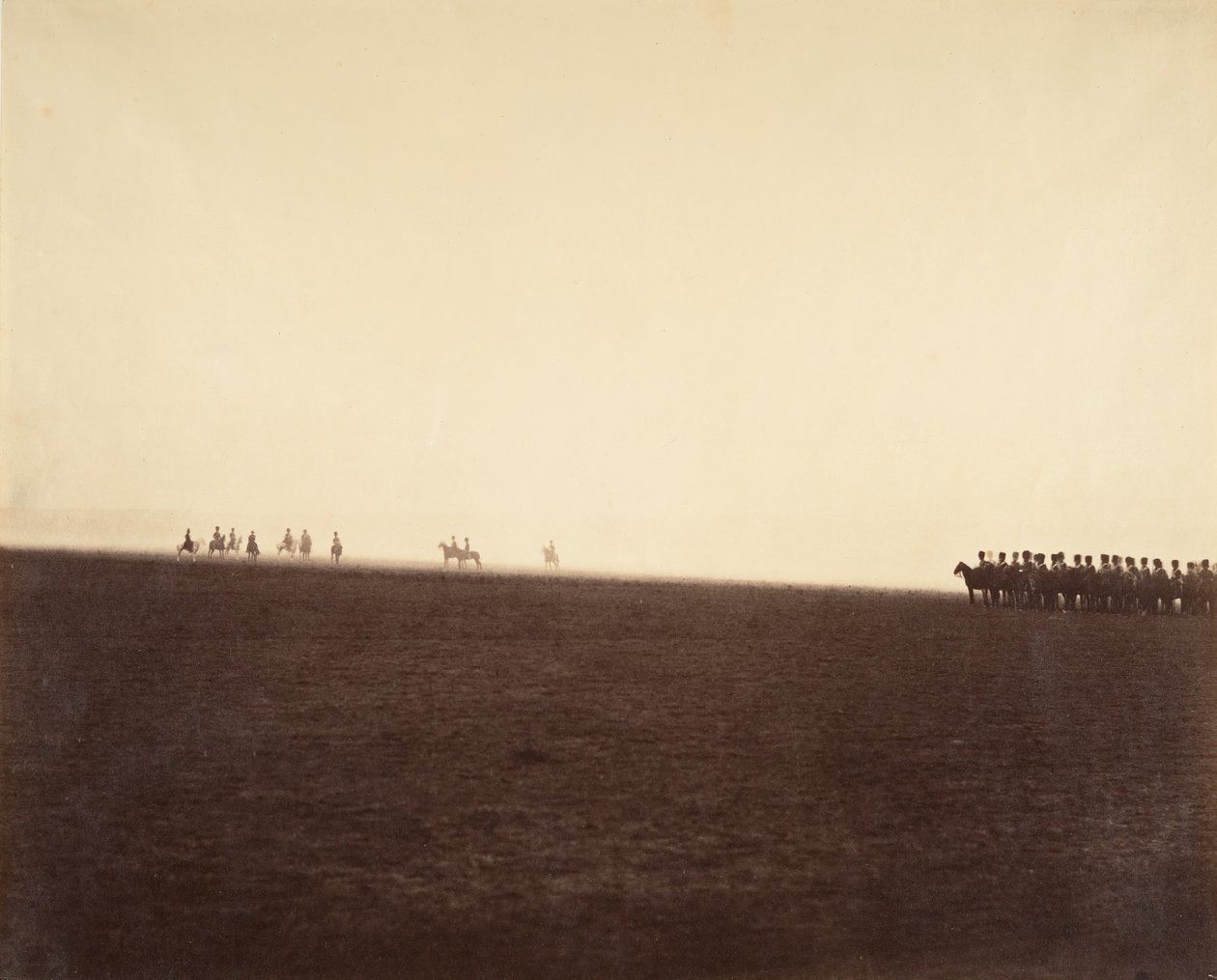[Kavalerimanøvrer, Camp de Chalons], 1857. av Gustave Le Gray