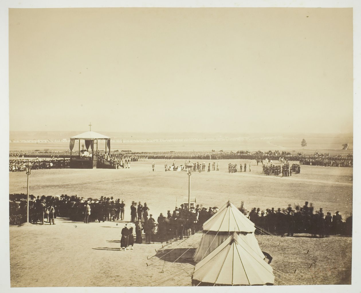 Messe, Camp de Chalons, 1857. av Gustave Le Gray