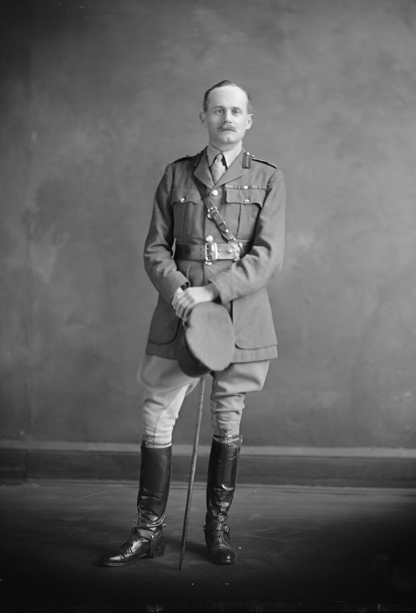 Oberst Claude Edward Dansey (1876-1947) (s/hvitt-bilde) av Harris & Ewing
