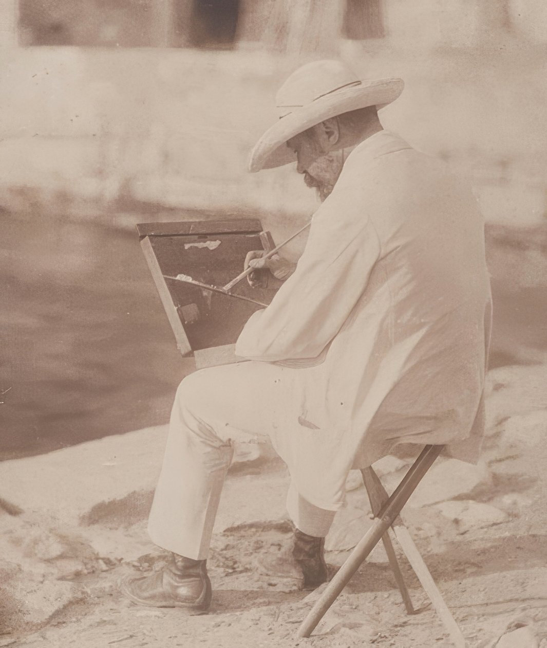 Strandmaler (trolig Hugo Henneberg). 1906 av Heinrich Kuhn