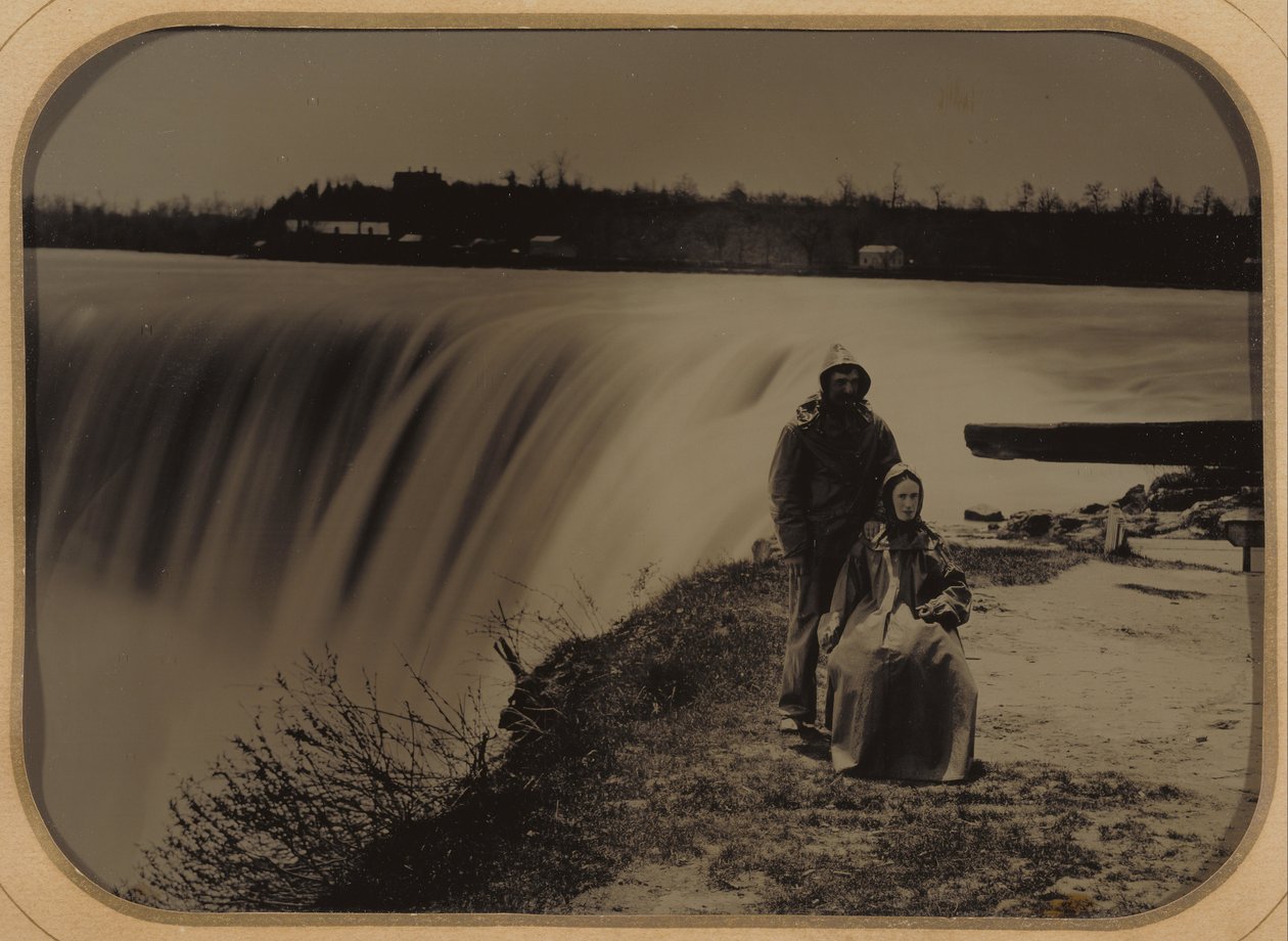 Par ved Niagara Falls i Waterproofs av Henry Hollister