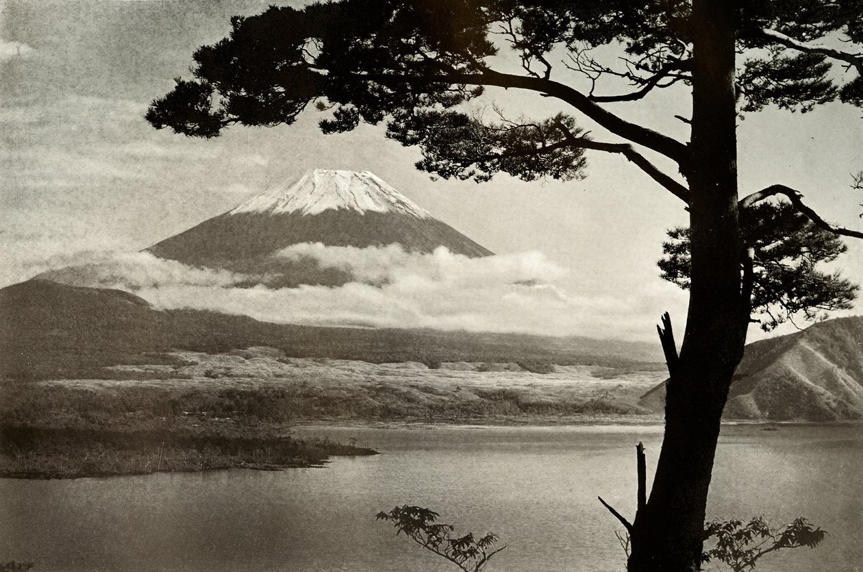Fuji froma Motosu, 1910. av Herbert Ponting