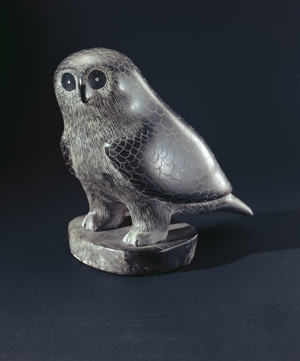 Ugle, fra Cape Dorset (kleberstein) av Inuit School
