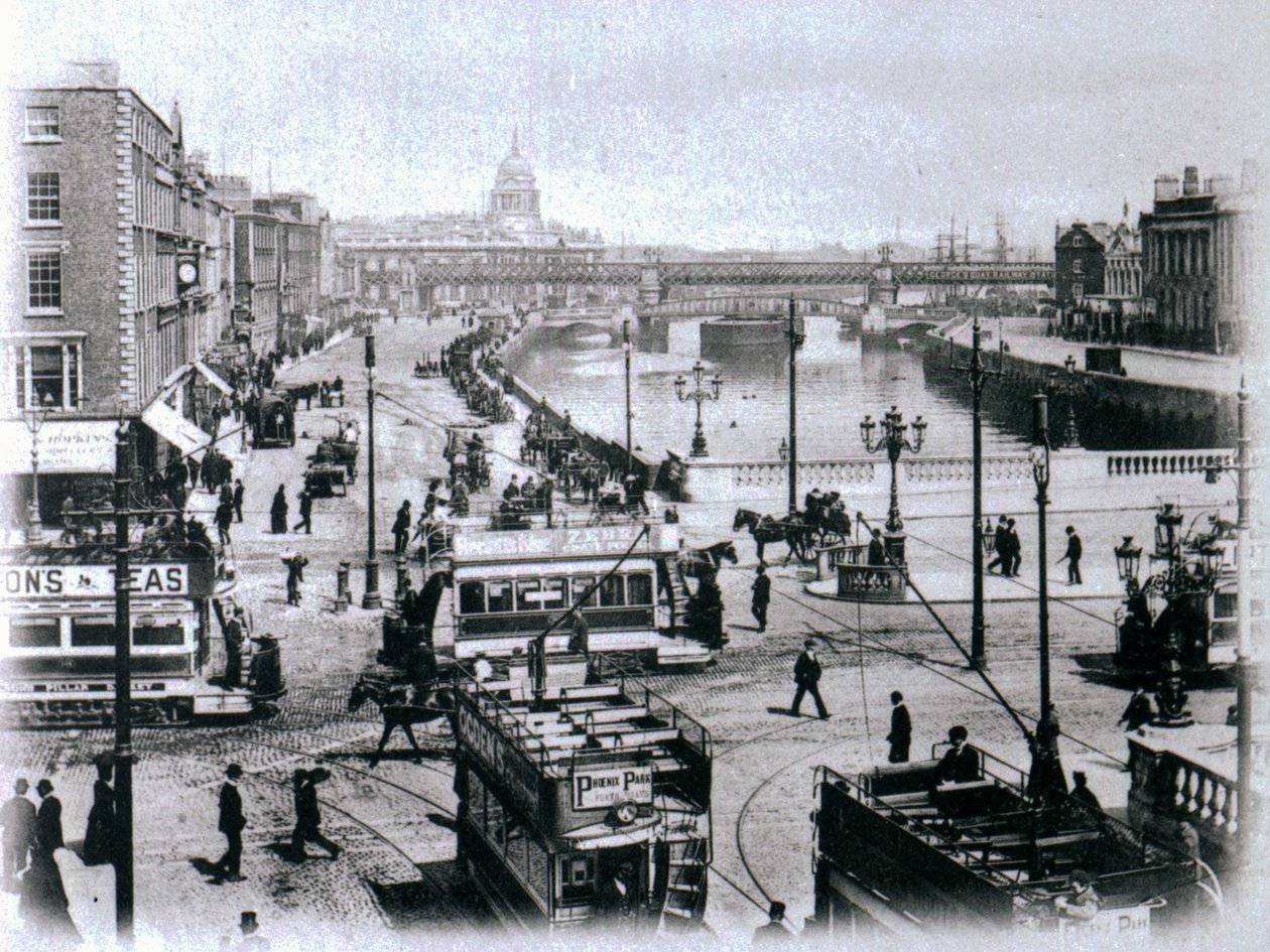 O Connell Bridge og elven Liffey, Dublin, ca. 1900 av Irish Photographer