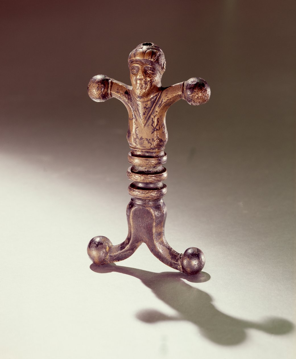 Antropoid sverdfeste, fra Ballyshannon Bay, County Donegal (bronse) av Iron Age