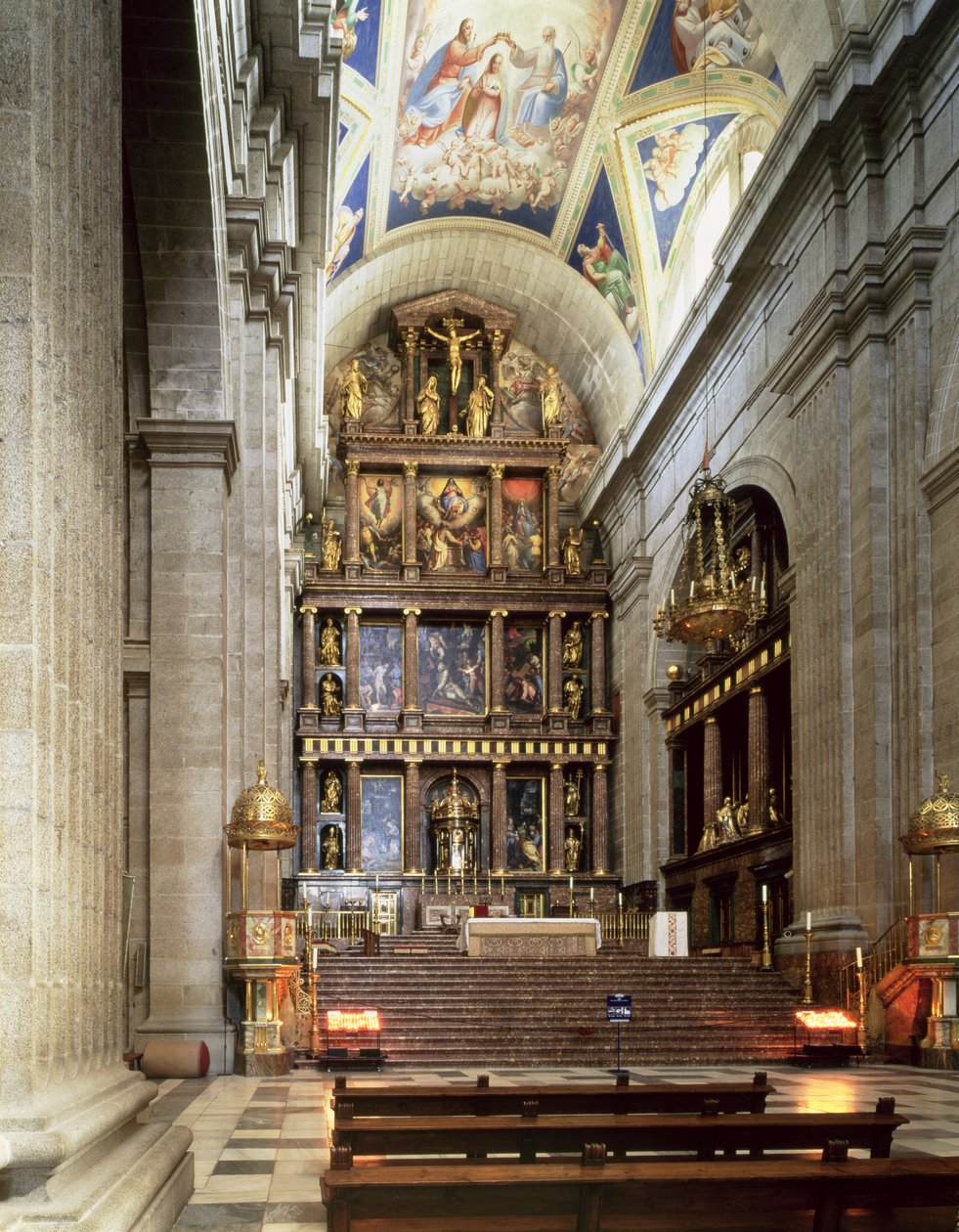 Høyalteret i basilikaen av Italian School