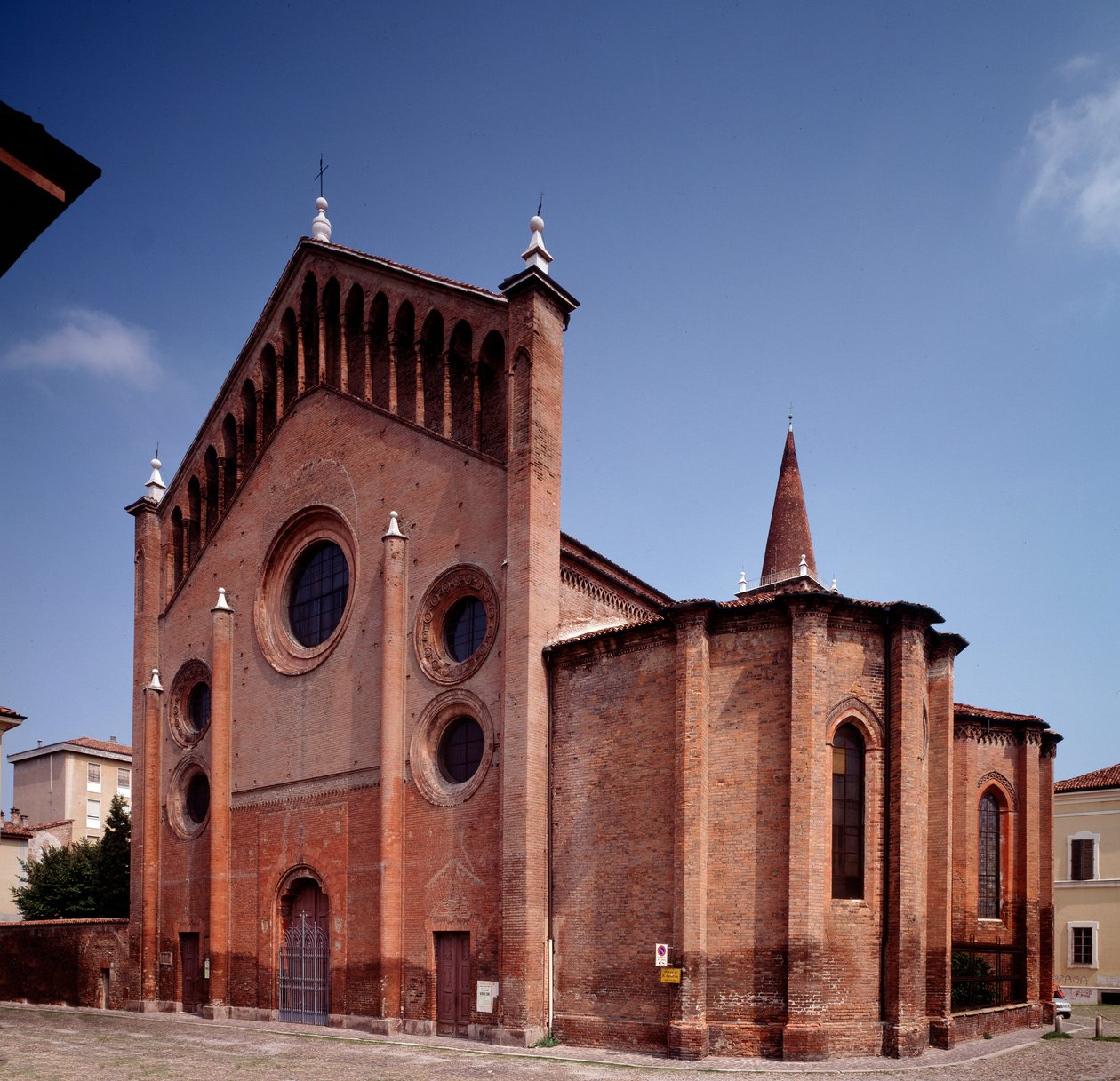 Utsikt over fasaden av Italian School