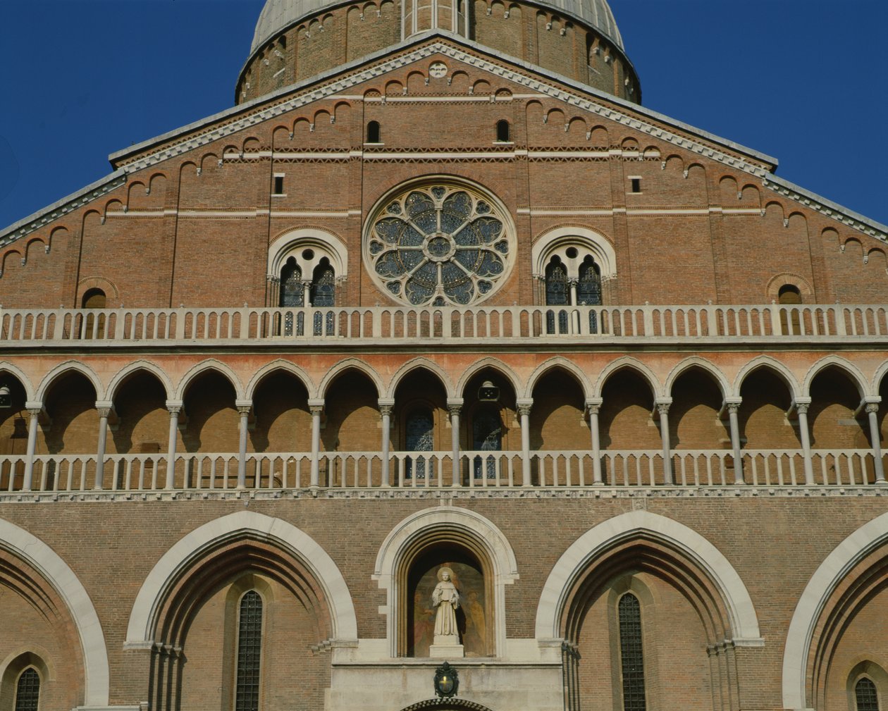 Vestfasade (detalj) av Italian School