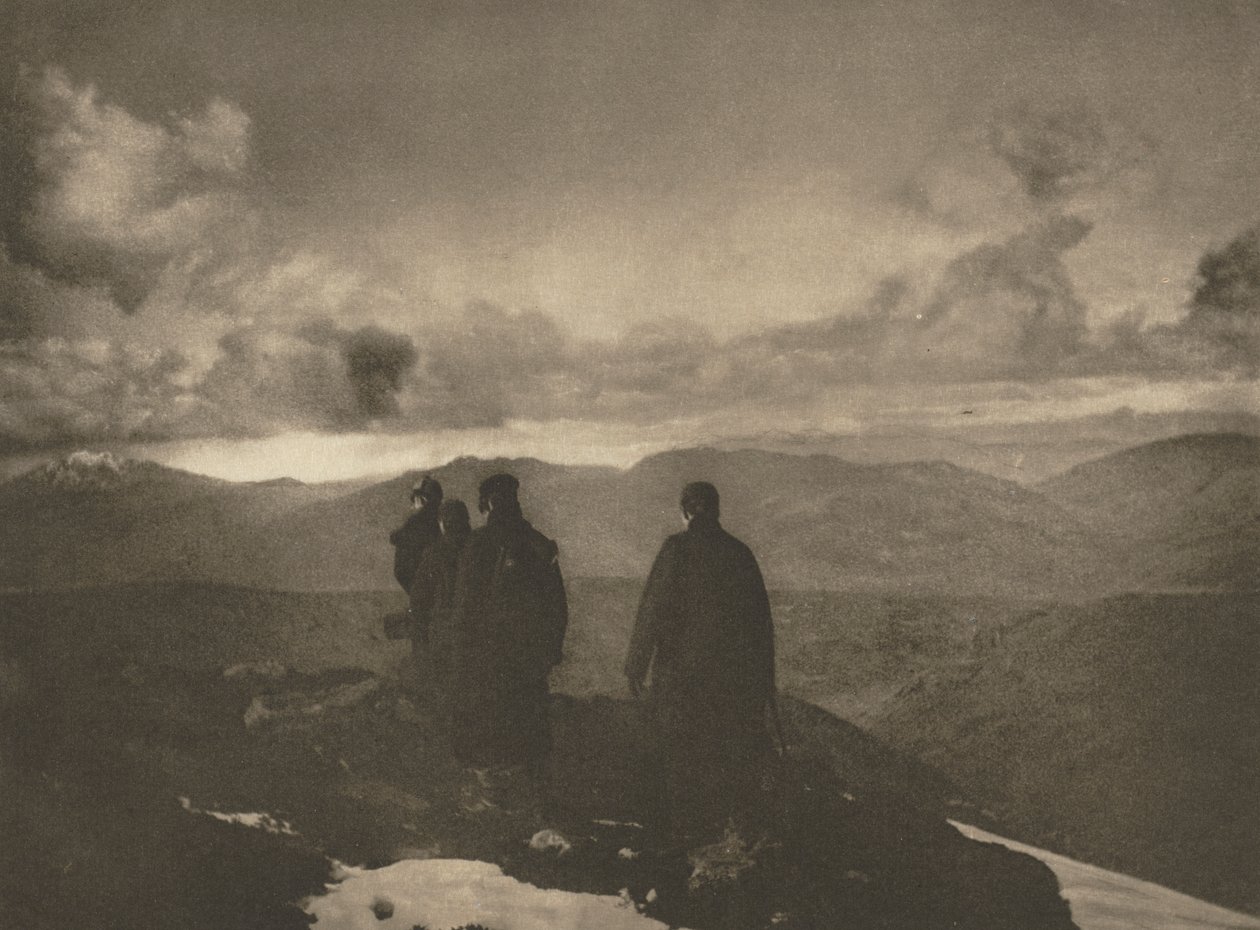 Kameraarbeid: The Dark Mountains av J. Craig Annan
