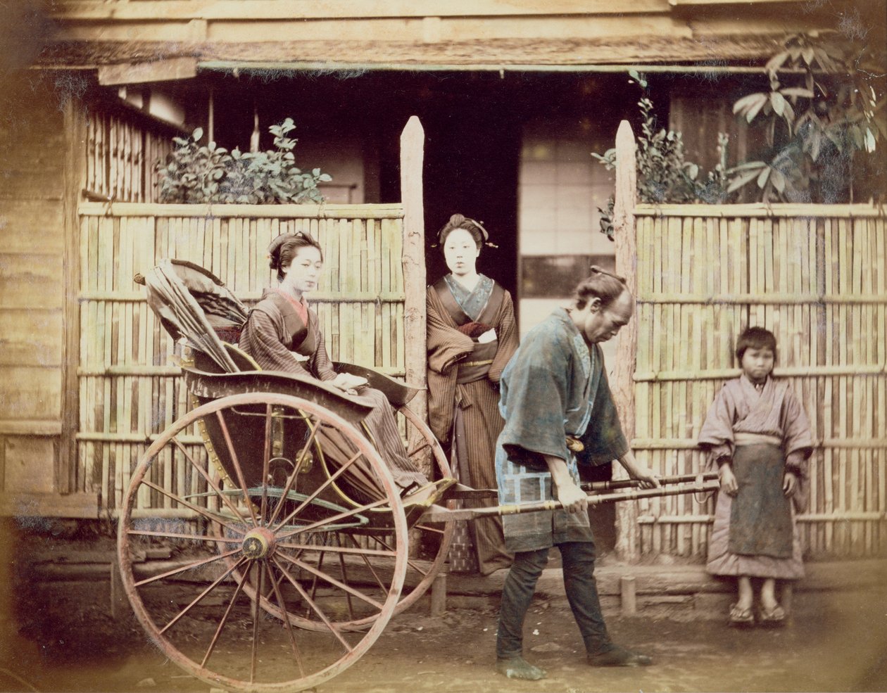 Dame i en rickshaw, ca. 1890-tallet (farget bilde) av Japanese Photographer