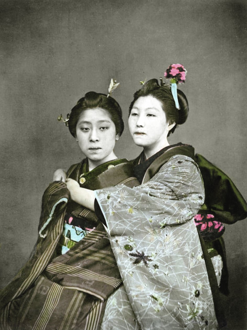 To Geisha-jenter, ca. 1880 (håndfarget albumbilde) av Japanese Photographer