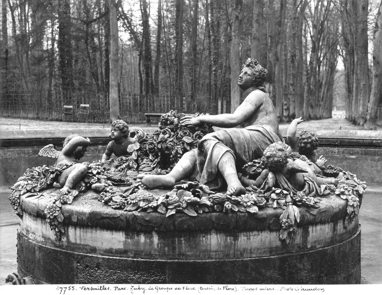 Gruppe av flora (se også 252766) (bronse) av Jean Baptiste I Tuby