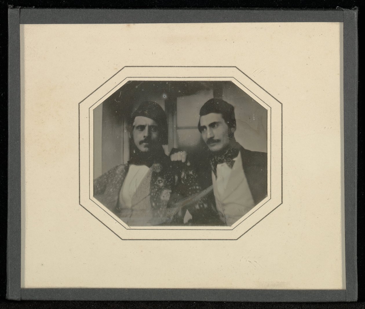 (Portrett av to moustachioed -menn) av Jean Gabriel Eynard