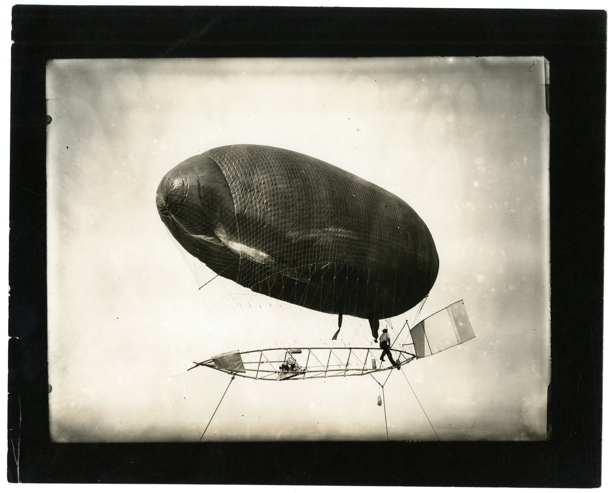 Luftskip "California Arrow" av Jessie Tarbox Beals