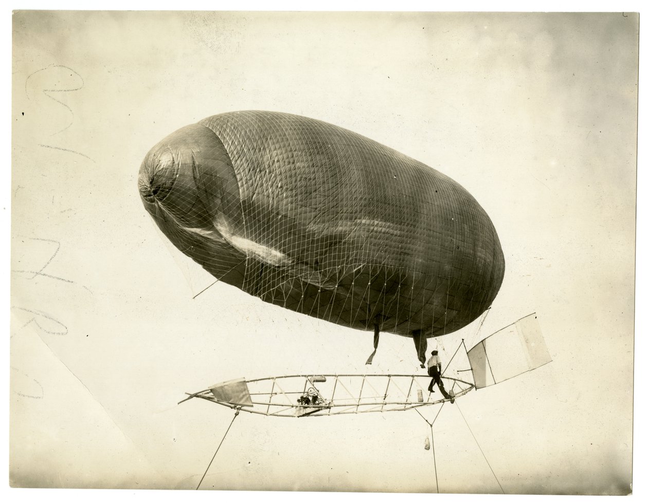 Luftskip "California Arrow" av Jessie Tarbox Beals