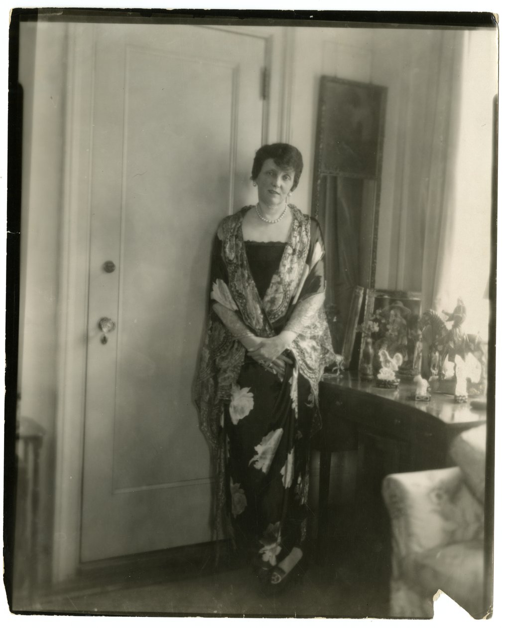 Mrs Emily Post, etikette, ca. 1926-28 av Jessie Tarbox Beals