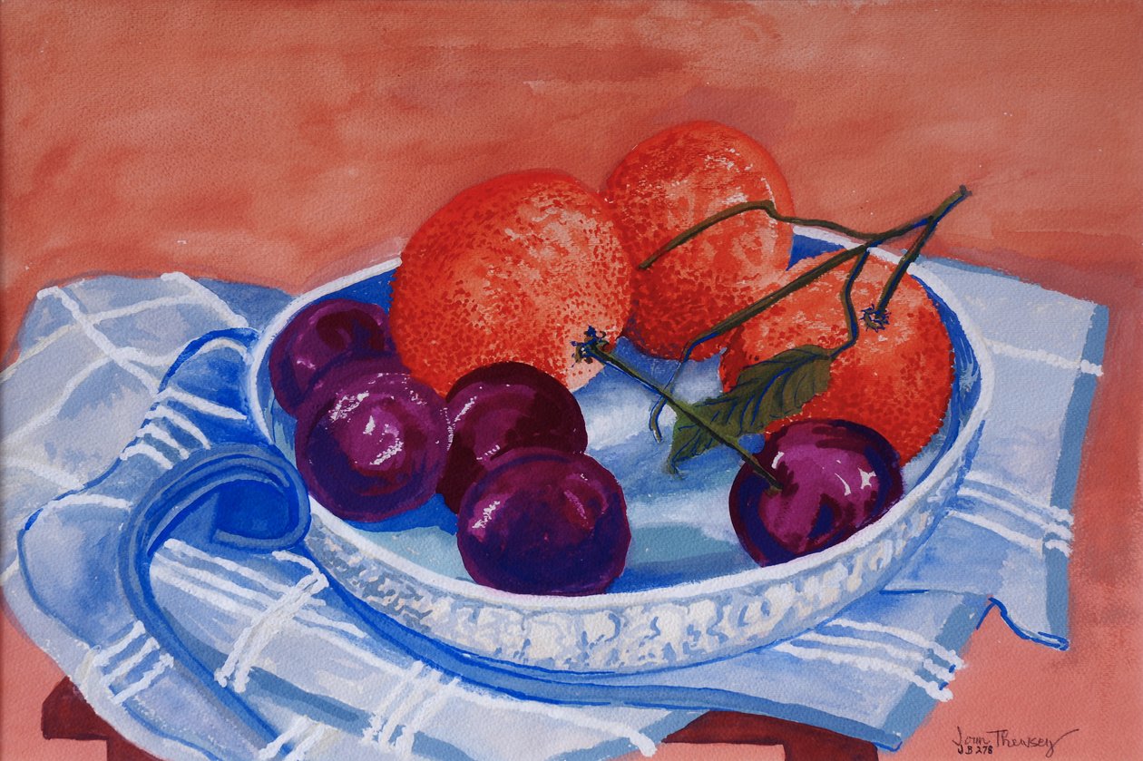 Plommer og mandariner i et fat, 2013, gouache. av Joan Thewsey