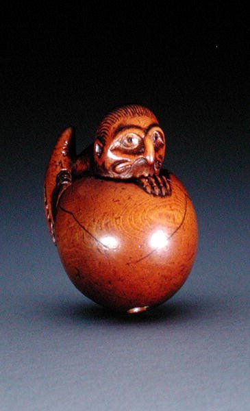 Netsuke c Chin g Tengu egg, ca. 1770-90 (Od) (Sae A Coarse 210189) av Jobun