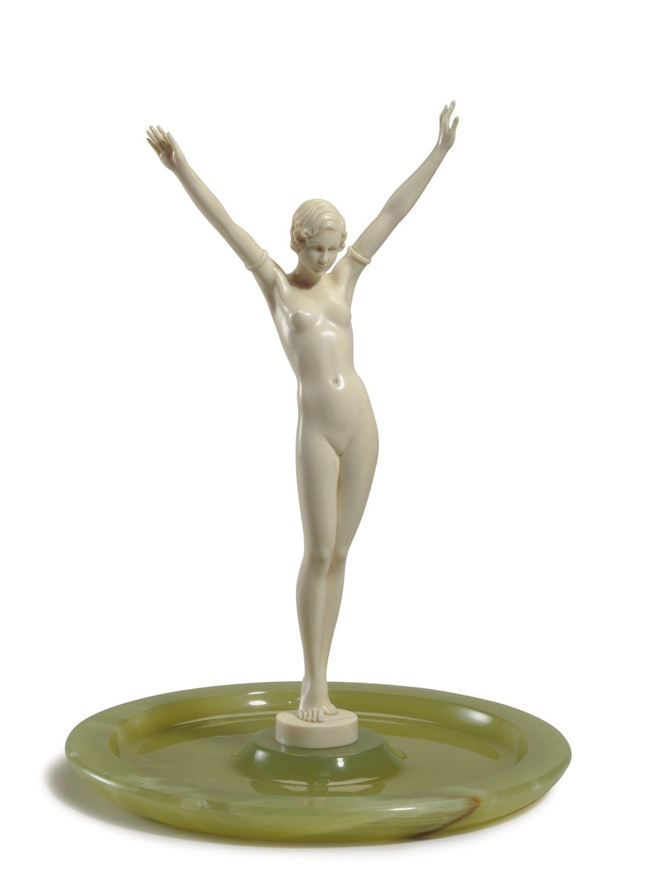 Ecstasy, ca. 1930 (elfenben og onyks) av Johann Philipp Ferdinand Preiss