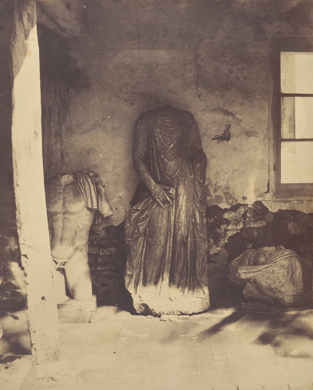 Uten tittel [romerske skulpturer, Cherchell Museum], 1856. av John Beasley Greene