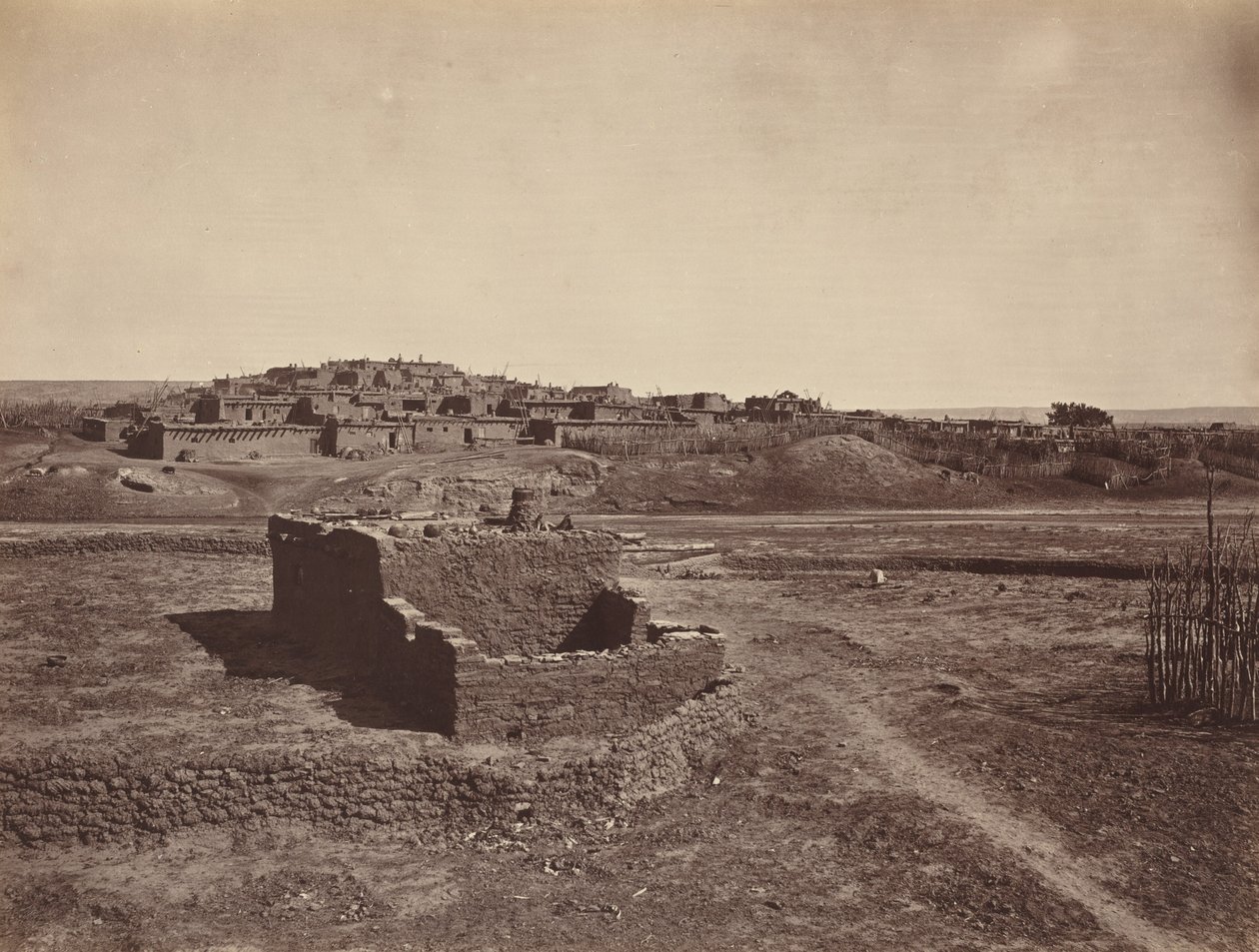 Zuni Pueblo, 1879. av John Karl Hillers