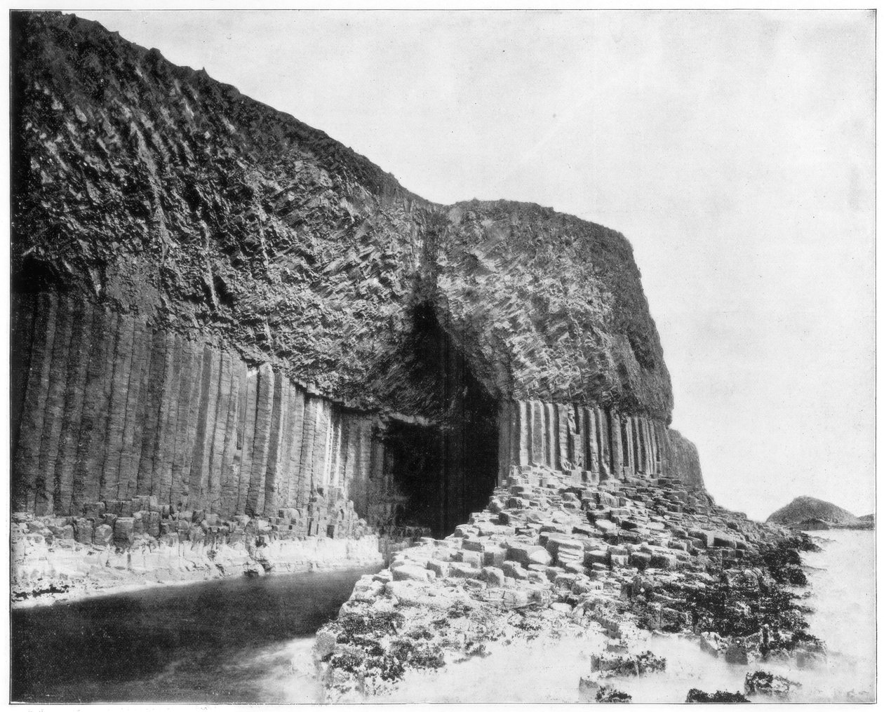 Fingals Cave, Skottland, sent på 1800-tallet av John L. Stoddard